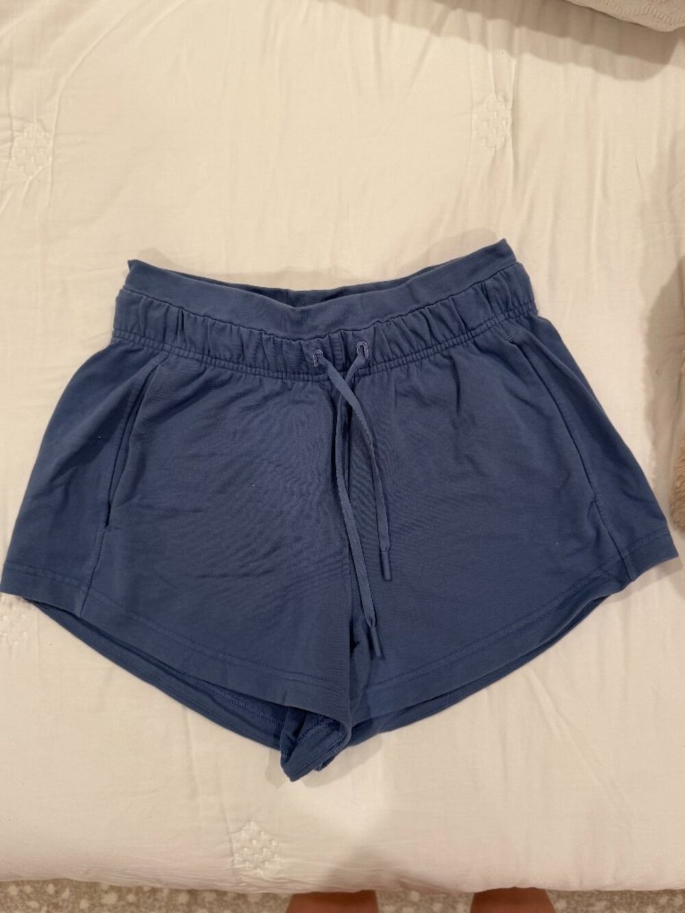 Lululemon Inner Glow High-Rise Short 3" size 6